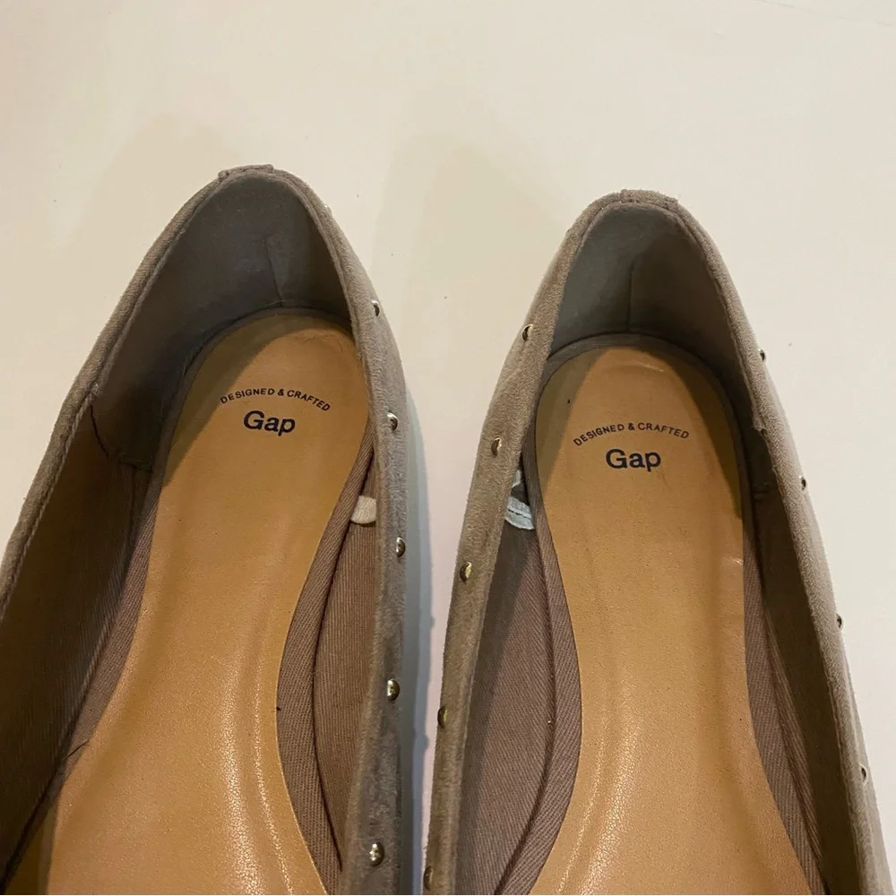 Gap tan shoes size 8